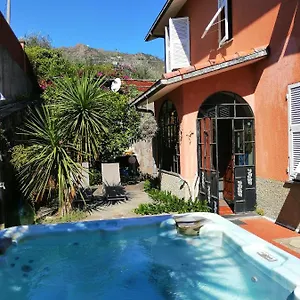  Hébergement de vacances Casa Vancanza Sciamandola
